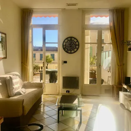 Terrasse Dans Palace Belle Epoque