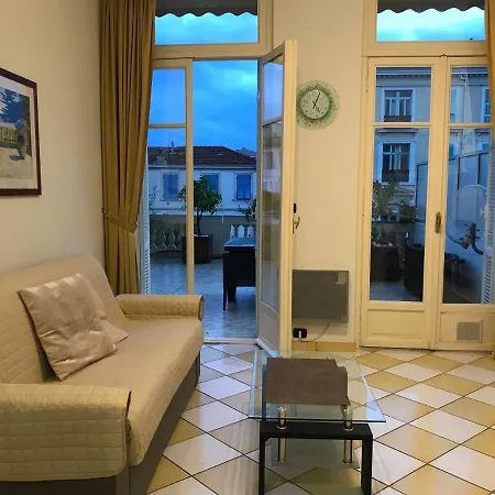 Terrasse Dans Palace Belle Epoque * Menton