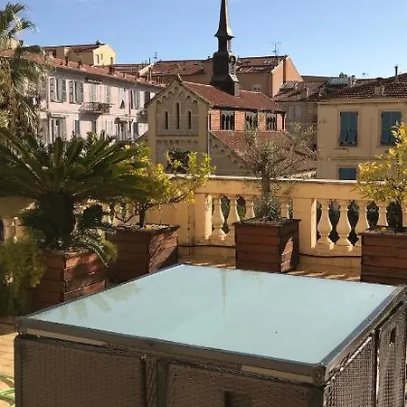 Terrasse Dans Palace Belle Epoque מנטון