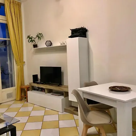 Terrasse Dans Palace Belle Epoque דירה מנטון