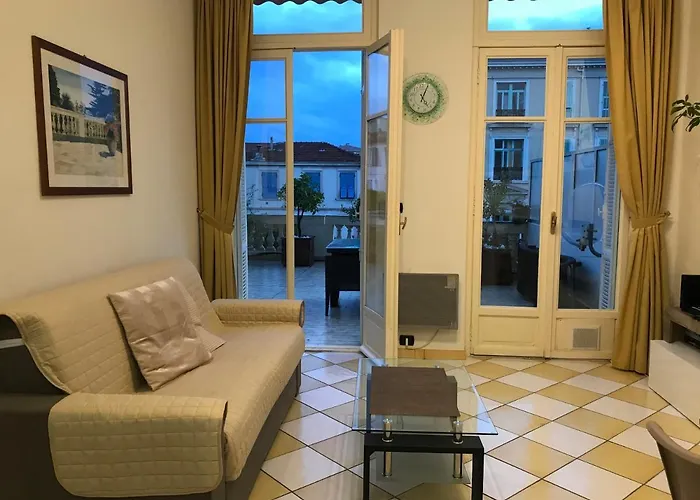 Terrasse Dans Palace Belle Epoque * Menton